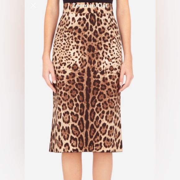 Dolce & Gabbana leopard print silk skirt. - Picture 2 of 7